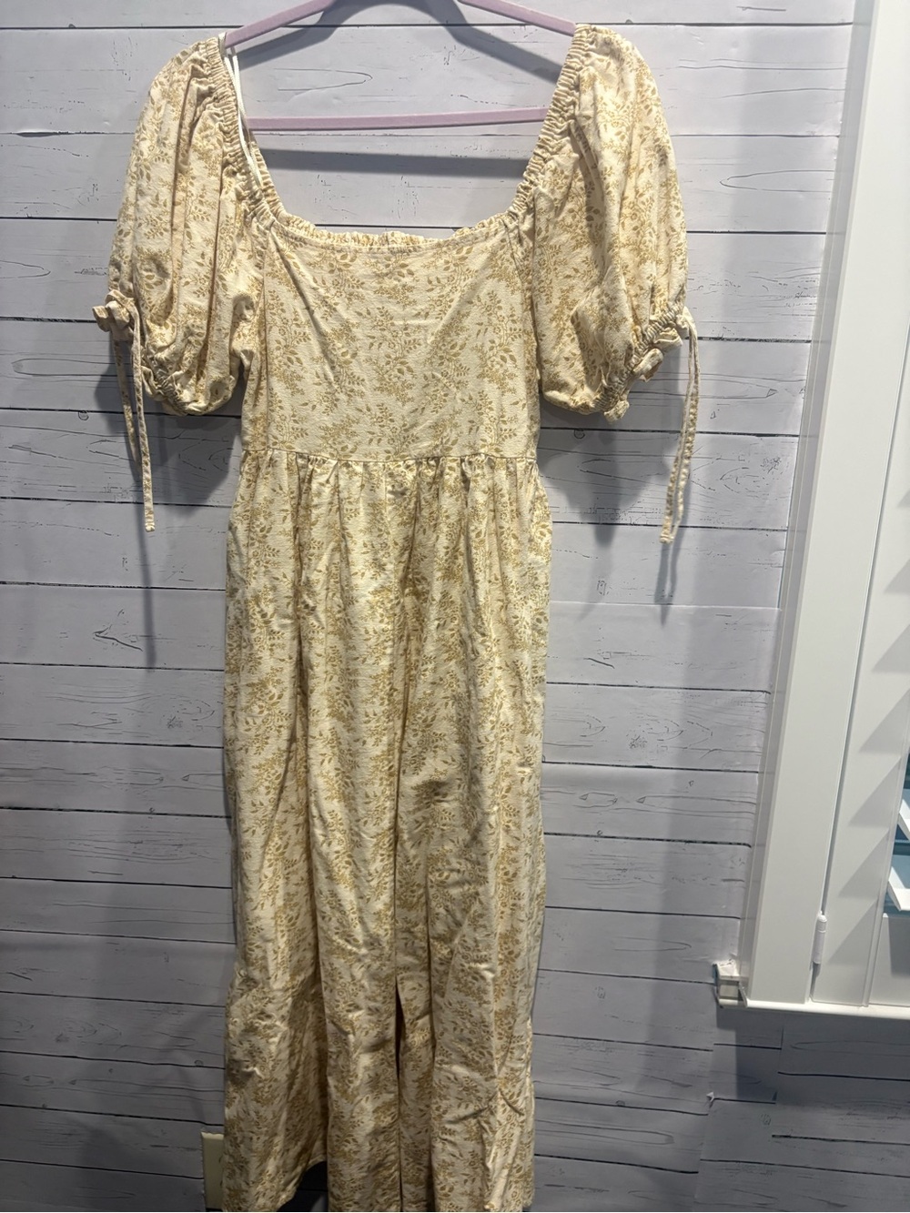 Tullabee Floral Puff Sleeve Smocked Midi Dress - Picture 2 of 9